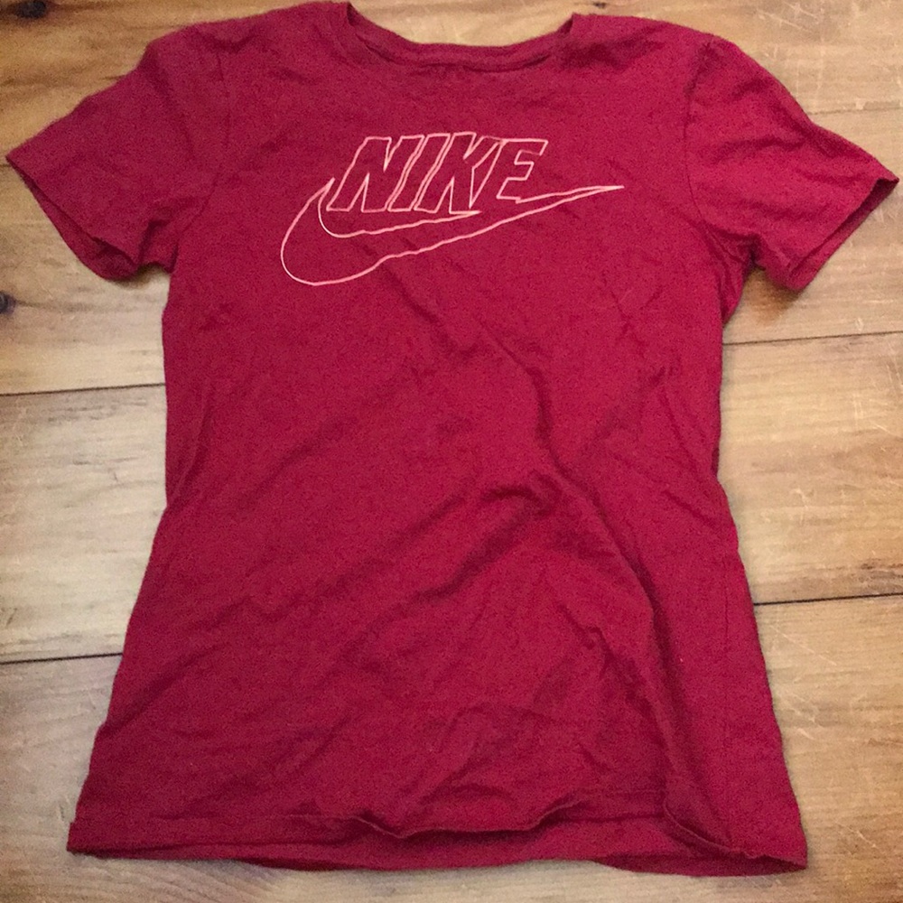 Women’s Nike shirt